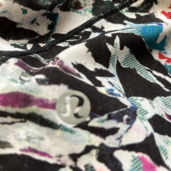 LULULEMON culture clash size 4 break free shorts 2.5in - Picture 4 of 7